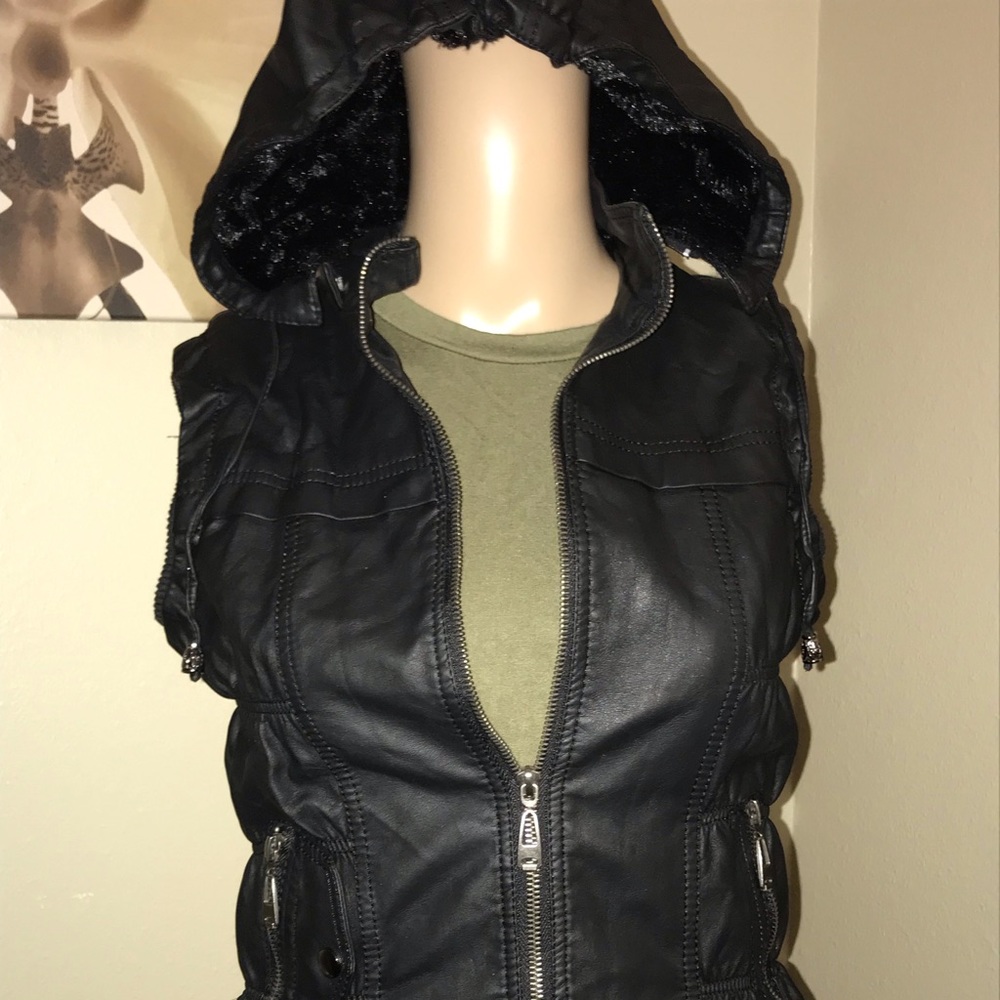 BOUTIQUE VEST